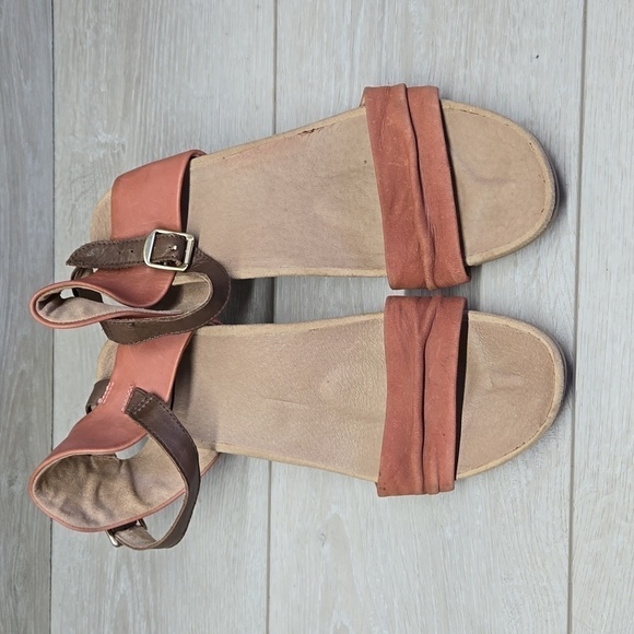 Earth Women IVY Symphony  Ankle Leather Heels Sandals shoes sz 9.5M - Picture 3 of 16